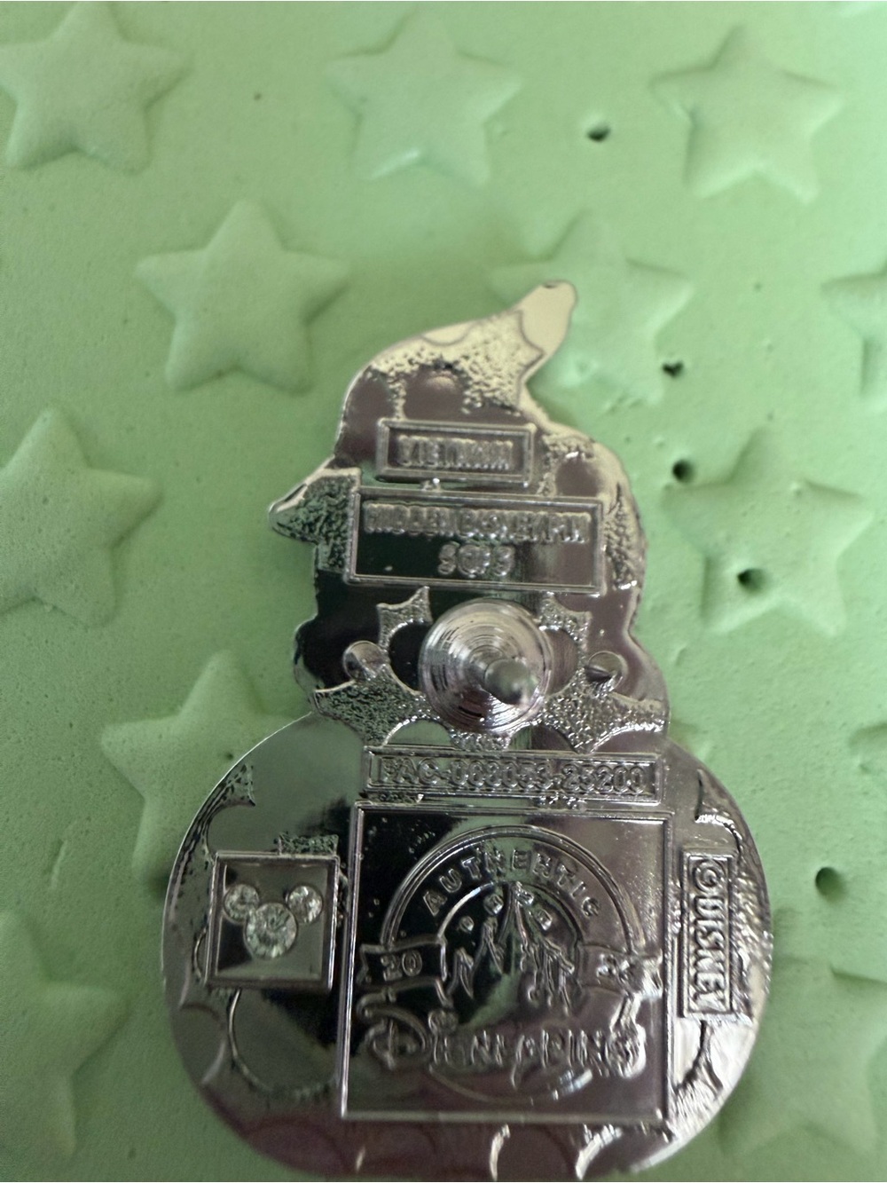 Disney Chip Halloween Pin - Picture 2 of 2